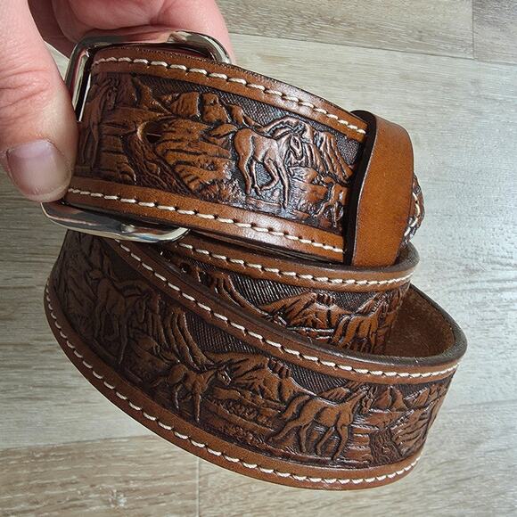 Brenneman's Men's Brown Leather Scenic Horse Embossed Belt sz 36 Avant Garde - Picture 10 of 10